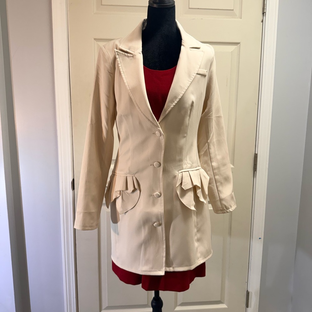 Saint Genies Women's Cream Tailored Coat with Ruffle Pocket Detail NWOT